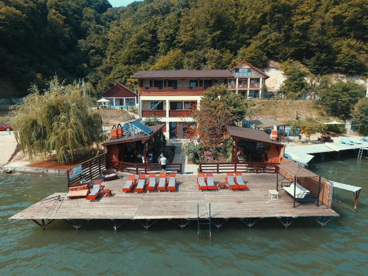 Casa Camelia Hotell Dubova Eksteriør bilde