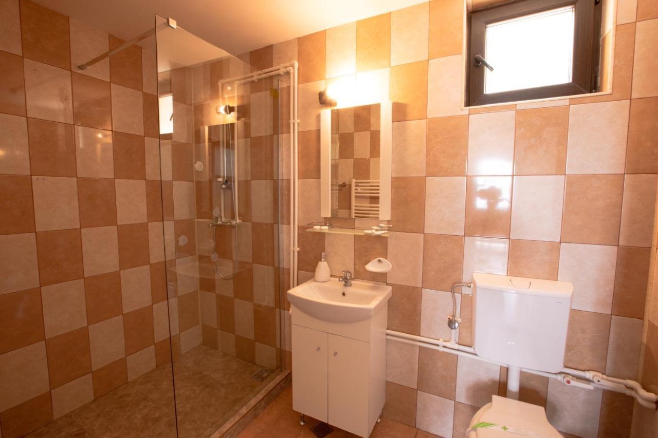 Casa Camelia Hotell Dubova Eksteriør bilde
